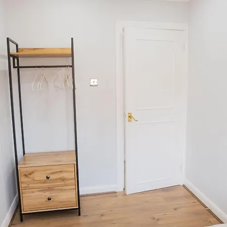 Sienna Haven 2 Bed 1 Bath - Netflix - Free Parking * Birmingham