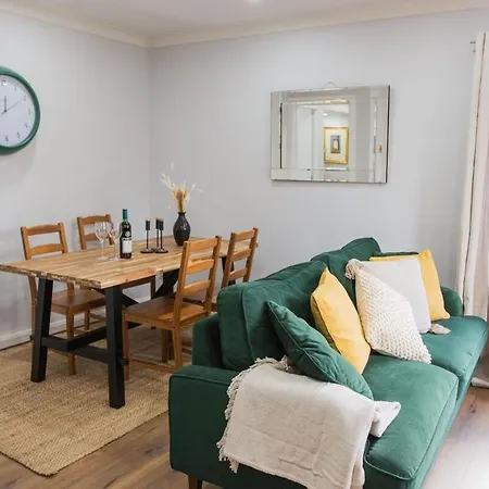Sienna Haven 2 Bed 1 Bath - Netflix - Free Parking Apartment Birmingham