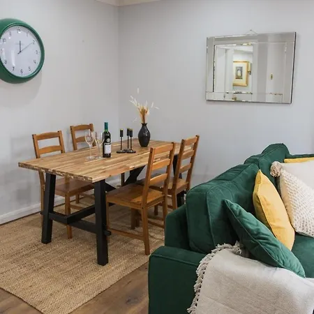 Sienna Haven 2 Bed 1 Bath - Netflix - Free Parking * Birmingham